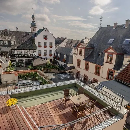 11/ Terrasse / Innenstadt * Ruedesheim am Rhein