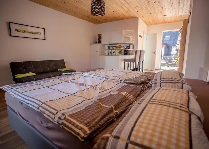 11/ Terrasse / Innenstadt Рюдесхайм-на-Рейне